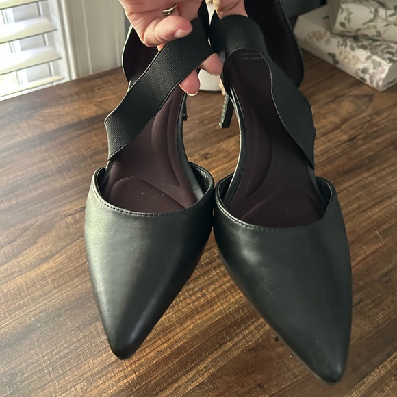 Simply Vera Wang Woman's Pointed Toe Pumps Sandals Size 9.5 - Picture 3 of 9